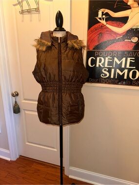 new directions Brown Faux-Fur Trim Hooded Puffer Vest